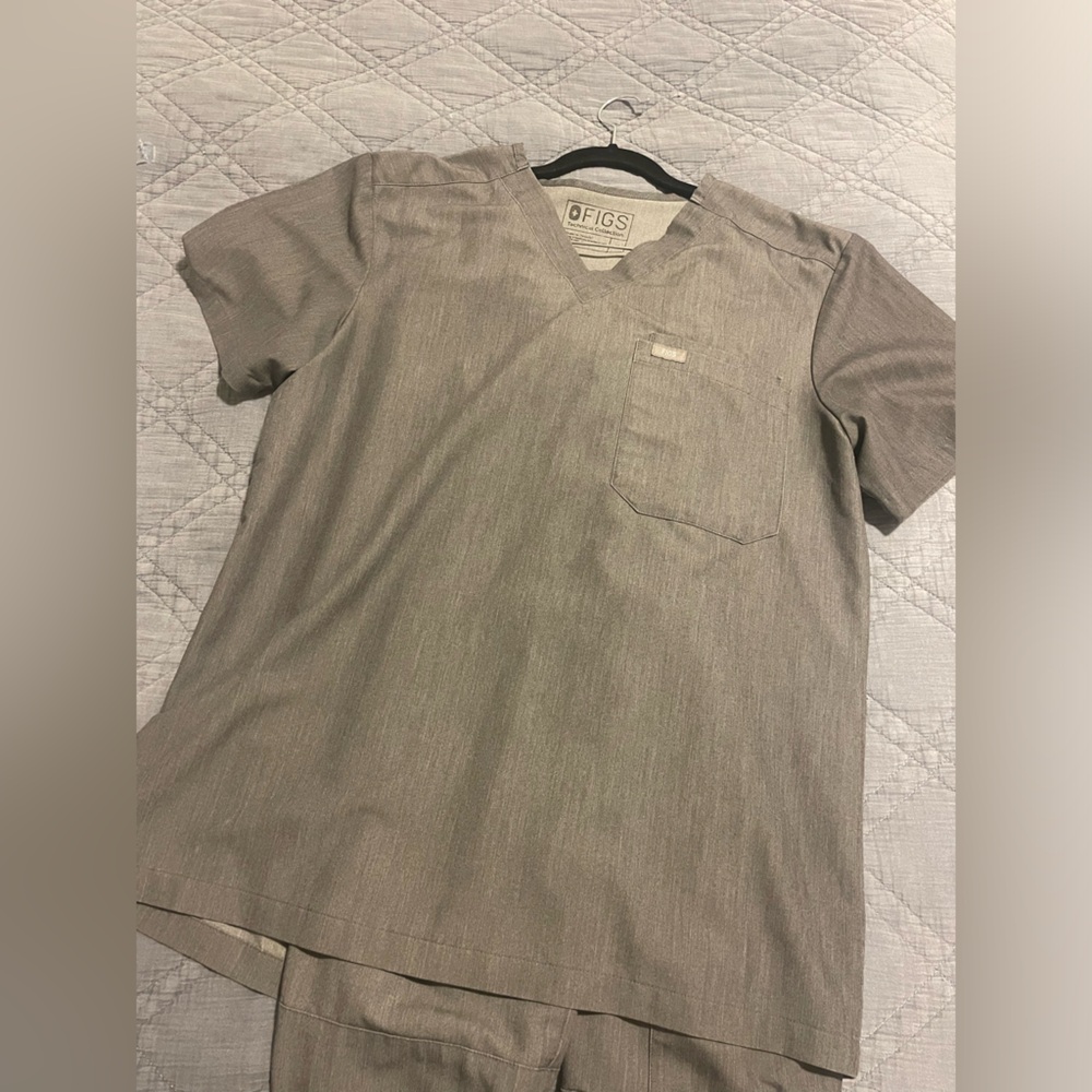 FIGS MENS TOP